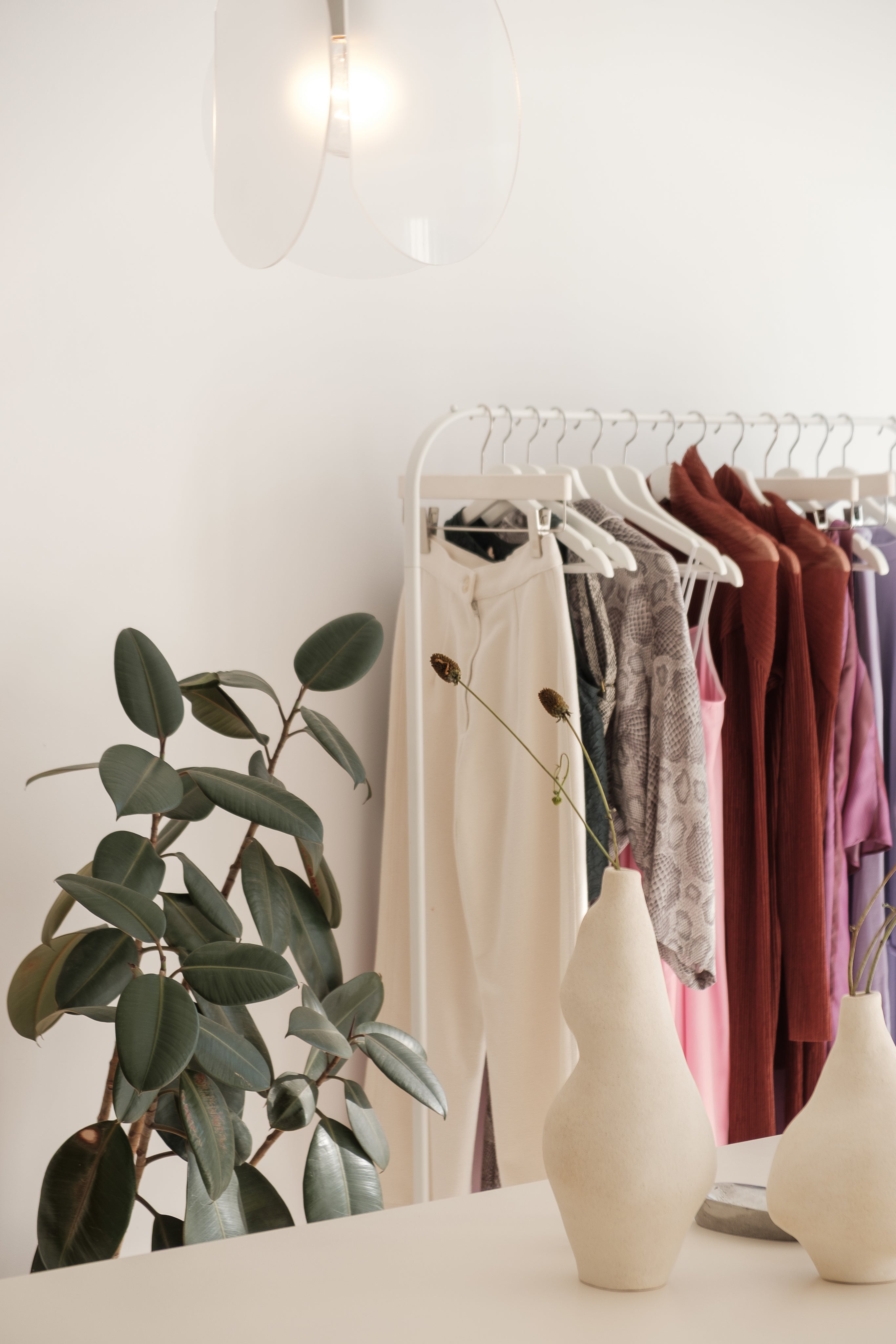 2ndFind is a Toronto-based online consigment and home services company offering new, vintage or used products from top brands alongside professional cleaning, home repairs and waste removal. Its studio also provides beauty and wellness treatments, including acupuncture to help you quit smoking or vaping, laser tattoo removal and carbon laser facials.