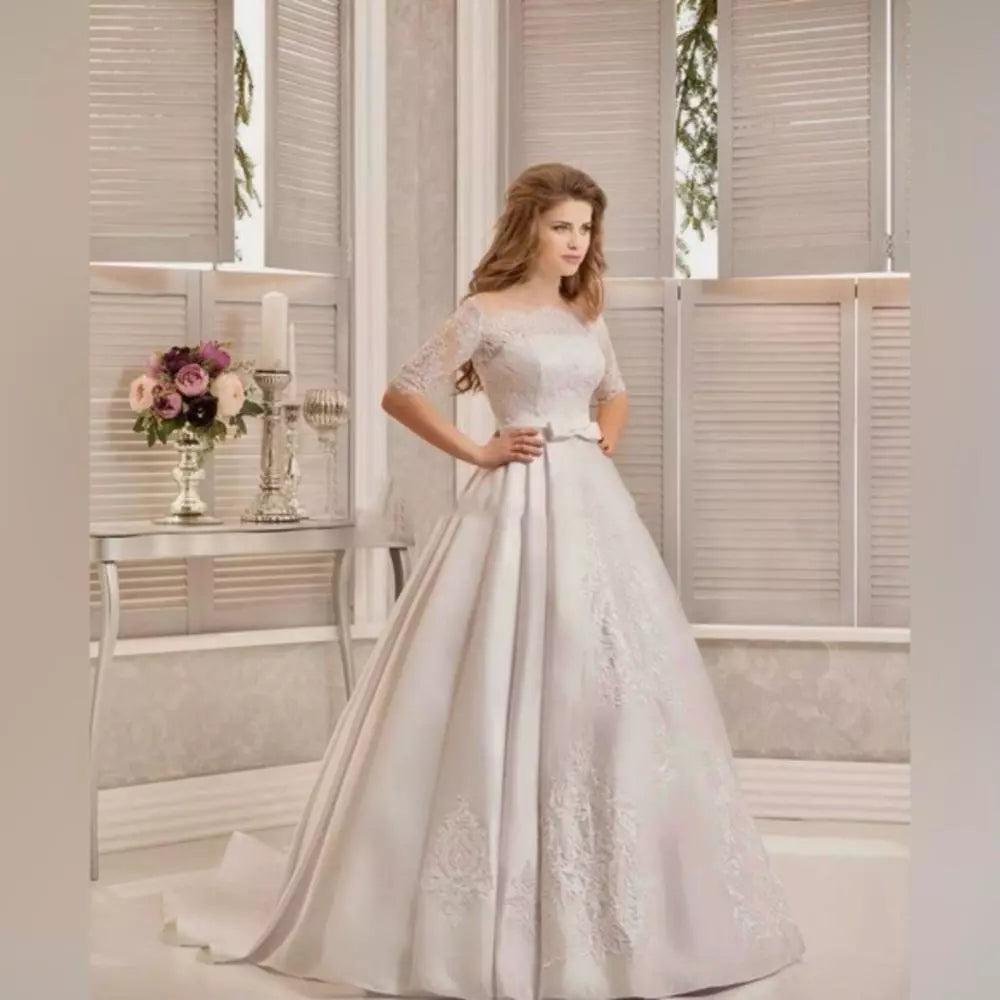 Elegant Lace and Satin Wedding Dress - Lacy Romance 6-8