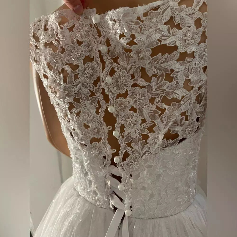Elegant Lace Detail Ball Gown Wedding Dress 6-8